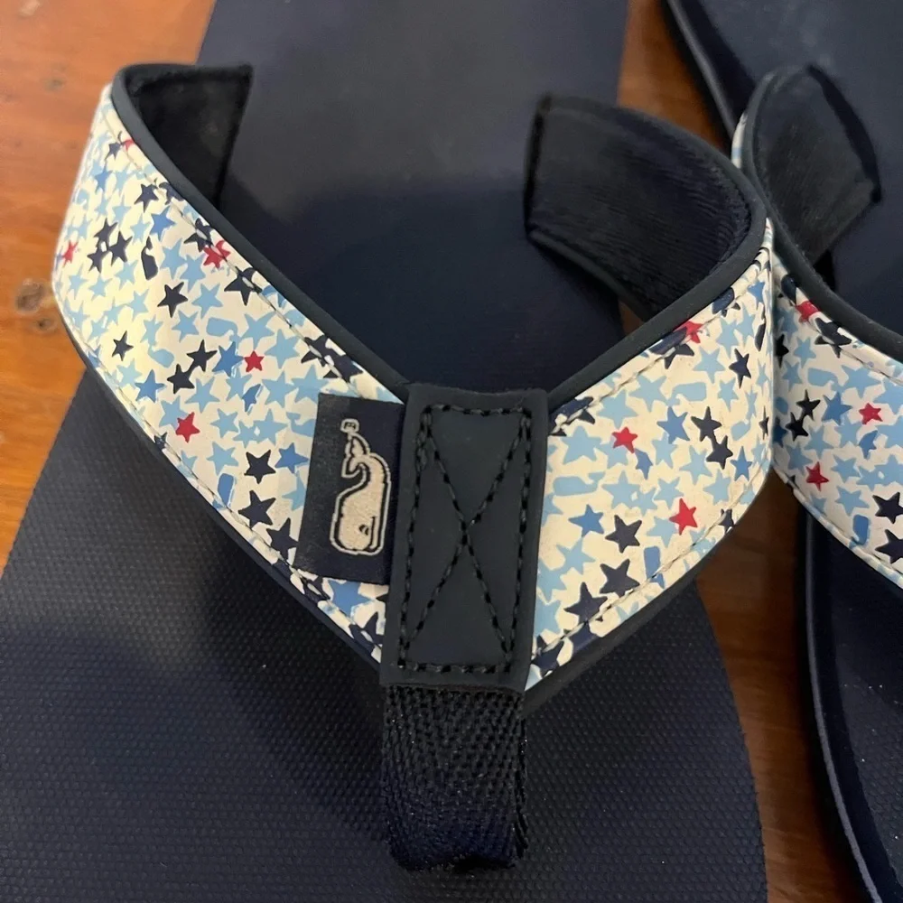 VINEYARD VINES blue/white stars and whale flip-flops Big Girl's 5